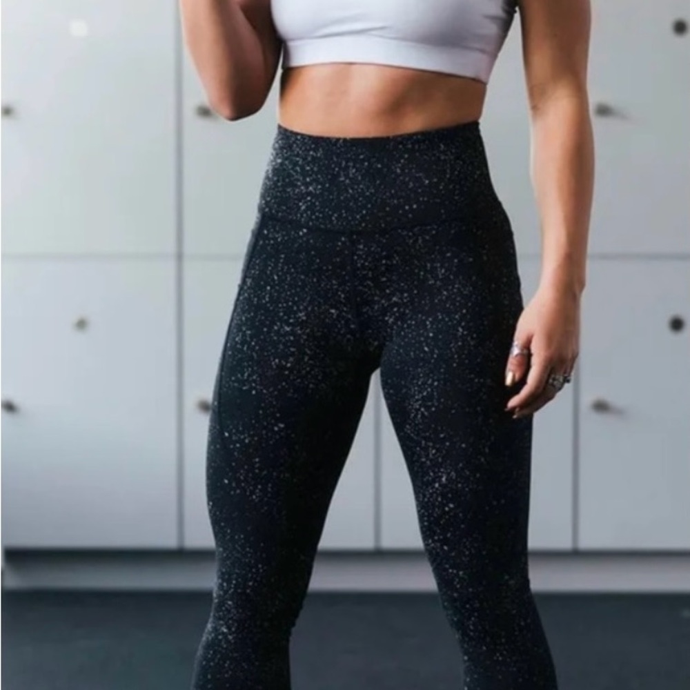 Zyia black reflective pocket light n tight 6-8